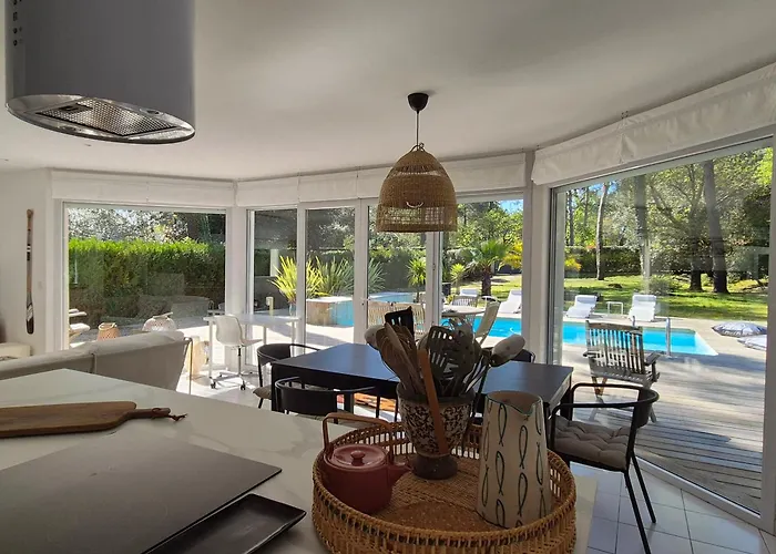 Le Bordelou, 6-8 Pers, Heated Pool Lacanau